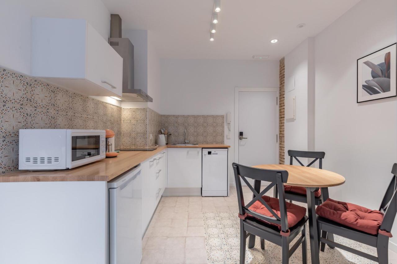 Modern Apartment Close To City Centre Валенсия Экстерьер фото