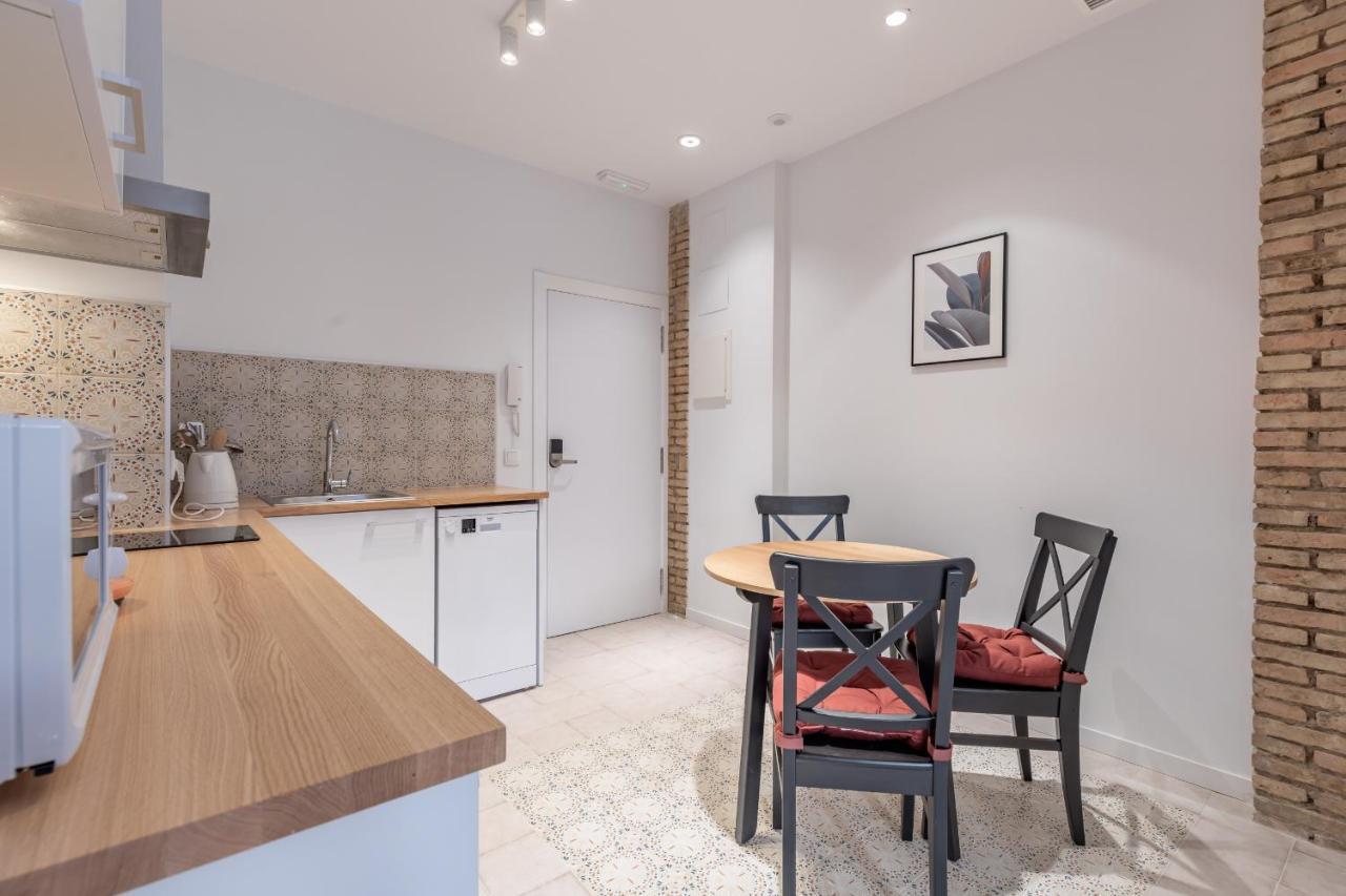 Modern Apartment Close To City Centre Валенсия Экстерьер фото